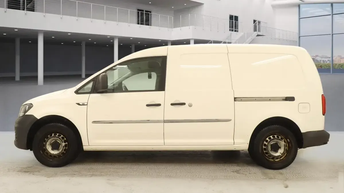 Used VW Caddy Maxi Startline 102 HP (75 kW) 2017 White MPV