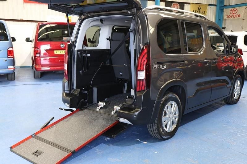 Grey Used 2020 Peugeot Rifter Allure MPV | £14,950 (Fair price) - Image 1/4