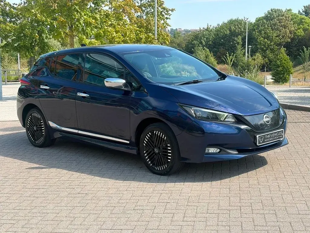 Used Nissan Leaf Tekna 160 kW (218 HP) 2022 Blue Hatchback