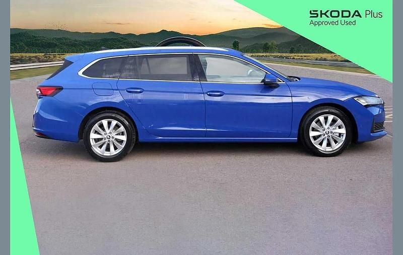 New Skoda Superb SE Technology 147 HP (108 kW) 2025 Blue Estate