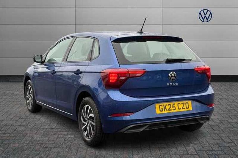 Used VW Polo Life 95 HP (69 kW) 2025 Blue Hatchback