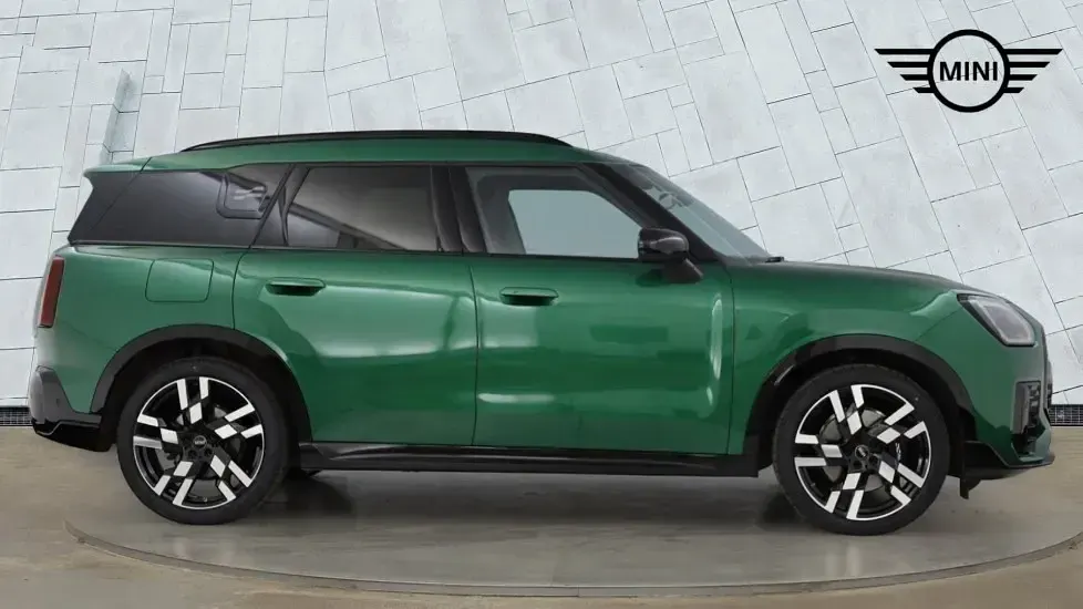 Używany Mini Countryman 168 KM (123 kW) 2025 Zielony SUV