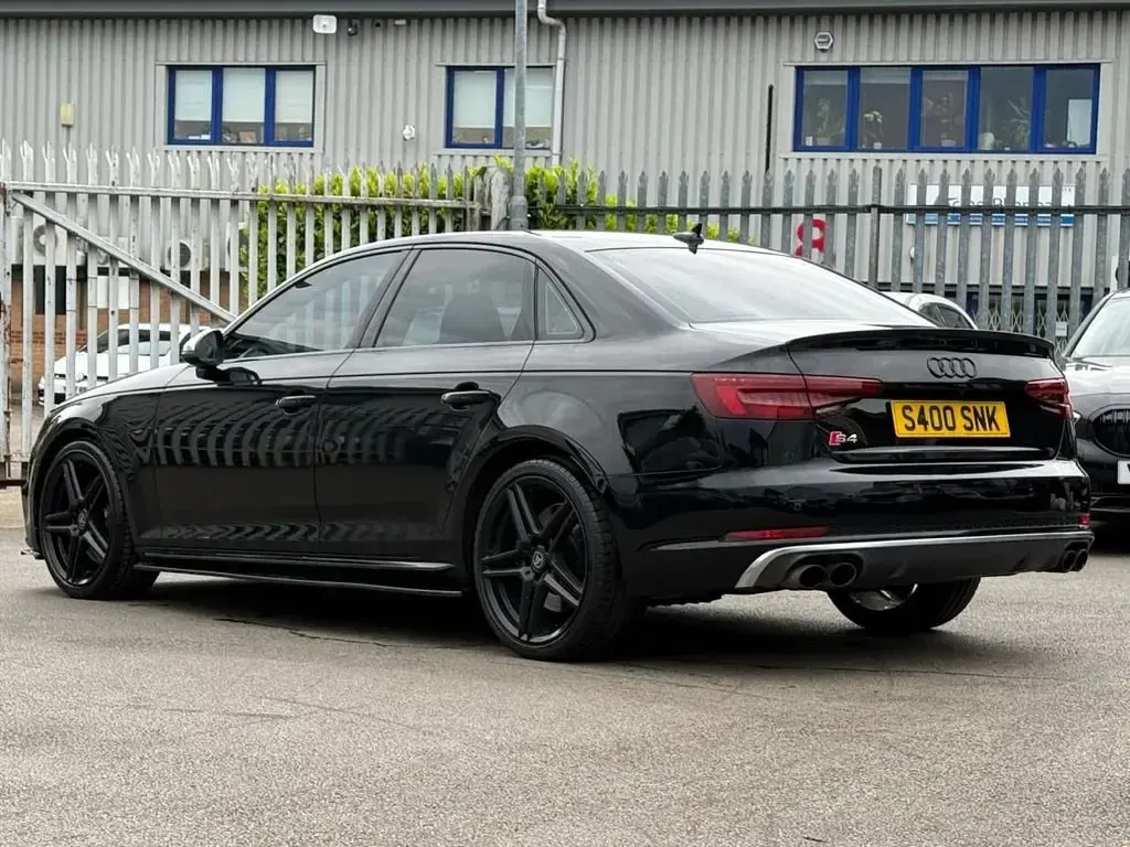 Usado Audi S4 Design 354 CV (260 kW) 2017 Negro Berlina
