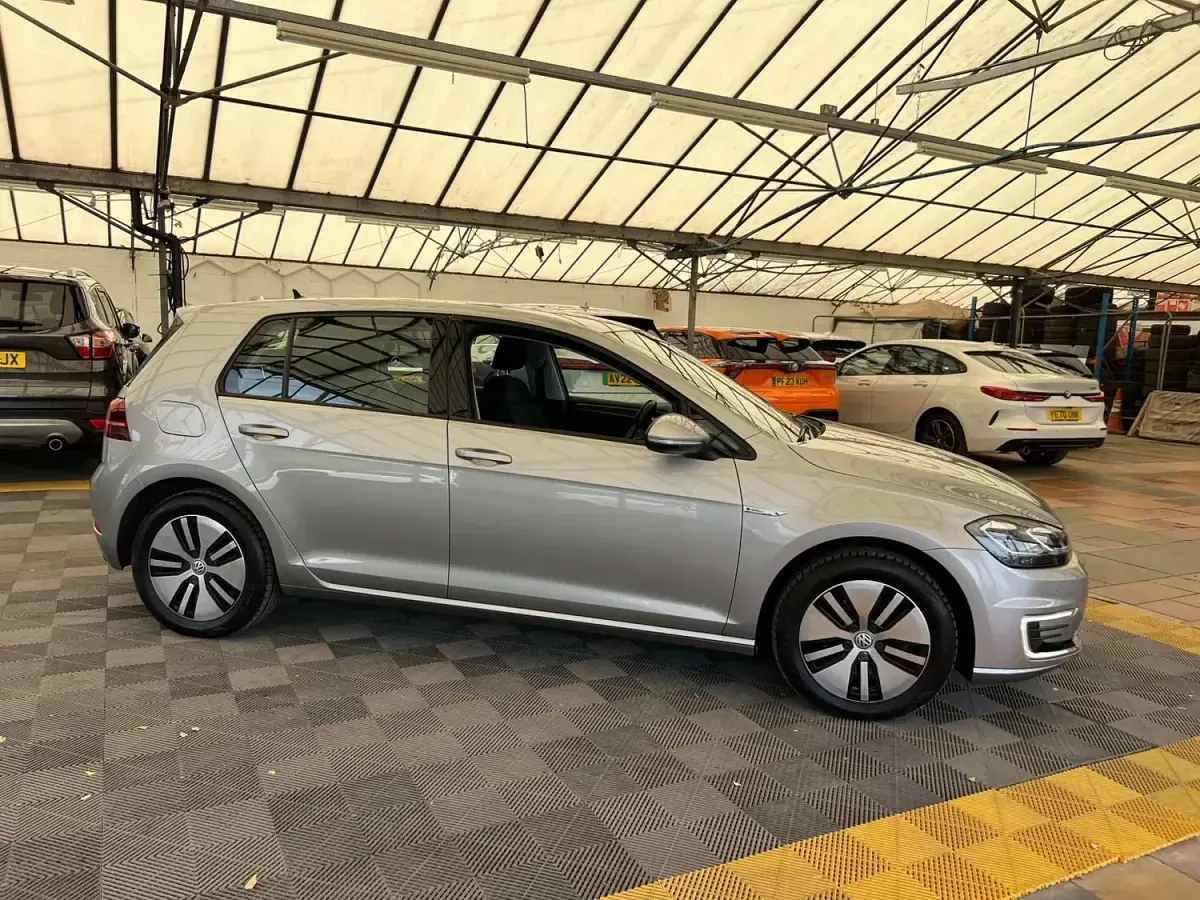 Used VW Golf VII 99 kW (135 HP) 2020 Silver Hatchback
