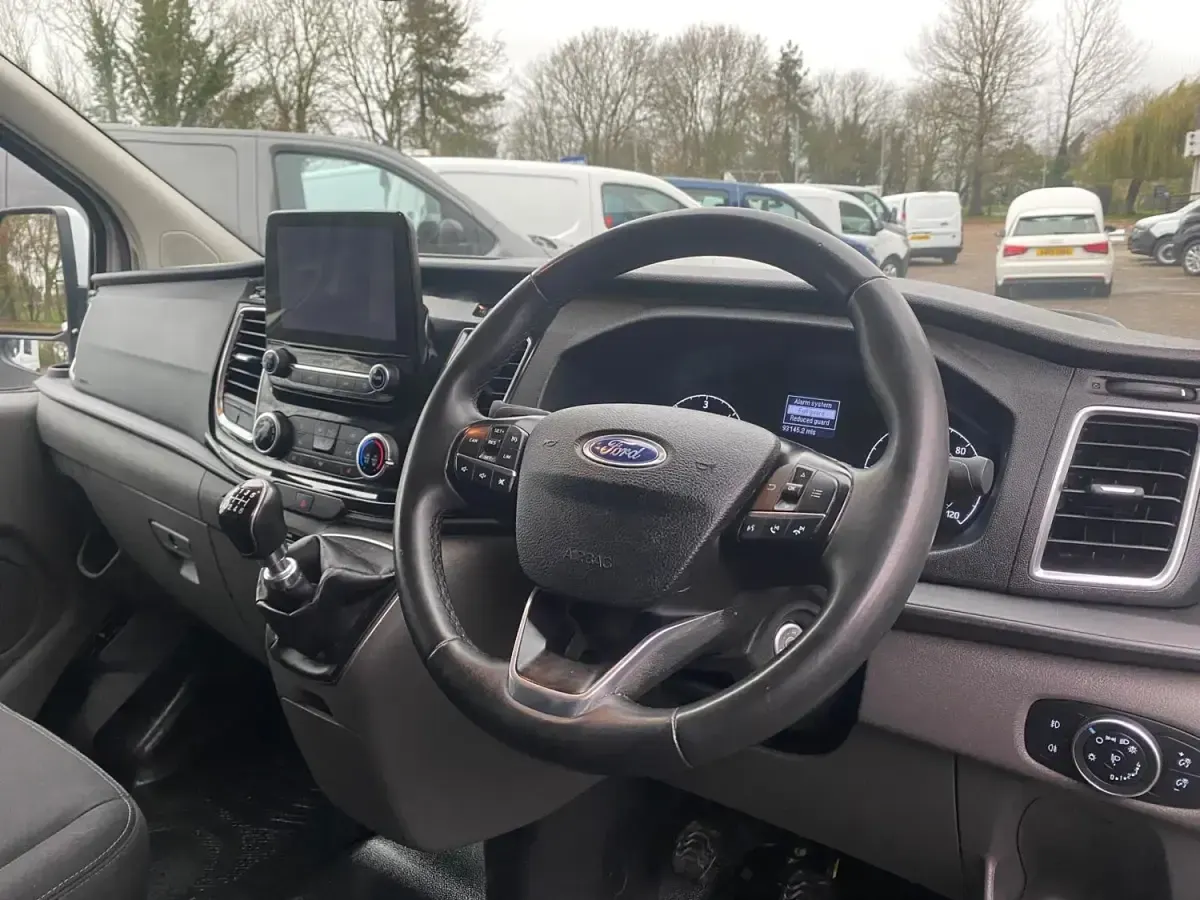 Usado Ford Transit Custom Limited 130 HP (95 kW) 2022 Branco Van