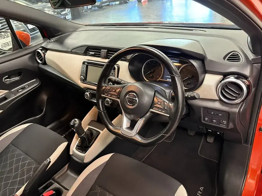 Used Nissan Micra N-Connecta 90 HP (66 kW) 2018 Orange Hatchback