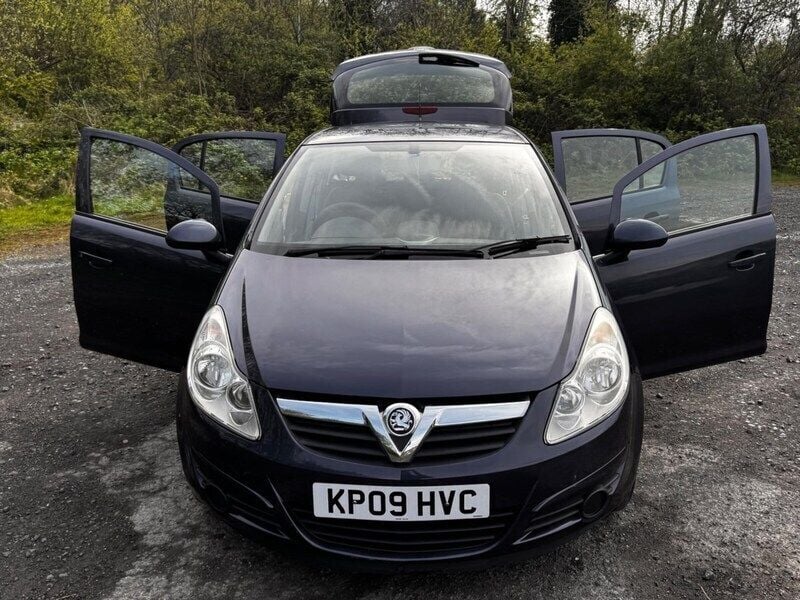 Blue Used 2009 Vauxhall Corsa Club Hatchback | £1,790 (Good price) - Image 1/4