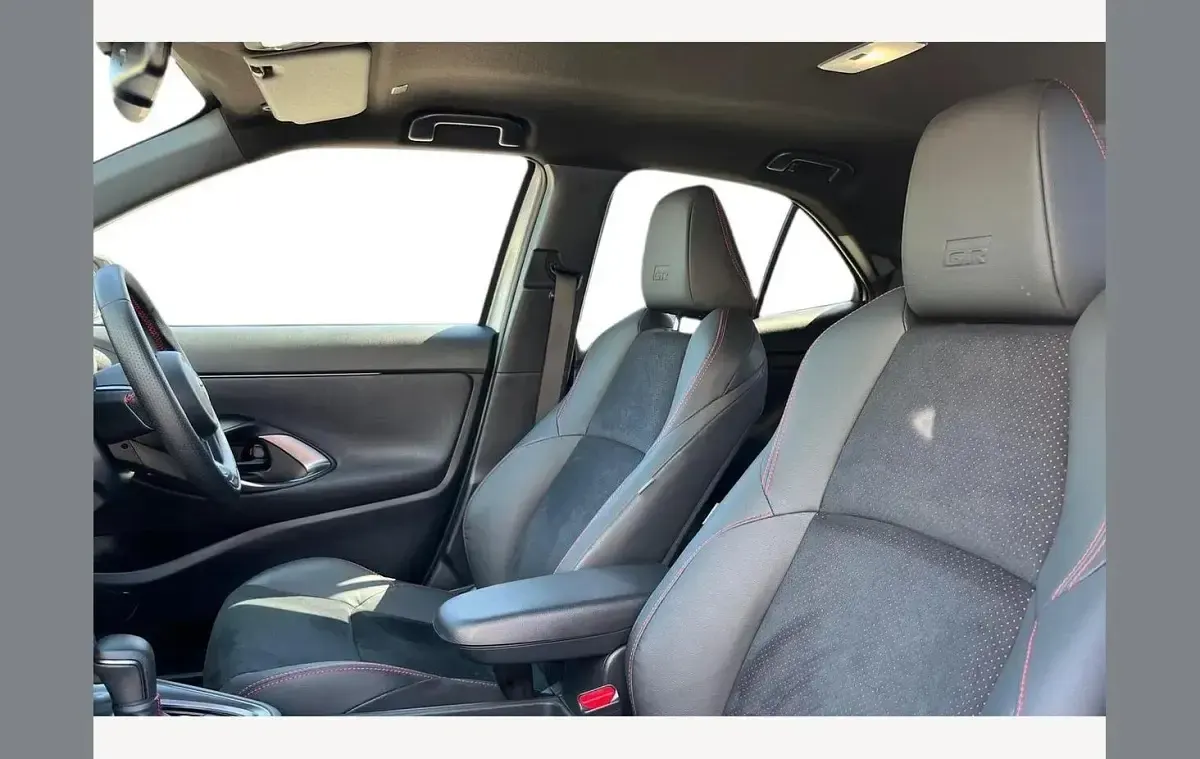 Used Toyota Yaris Cross Sport 130 HP (95 kW) 2026 Silver SUV