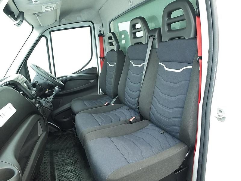 Used Iveco Daily 136 HP (100 kW) 2021 White Van