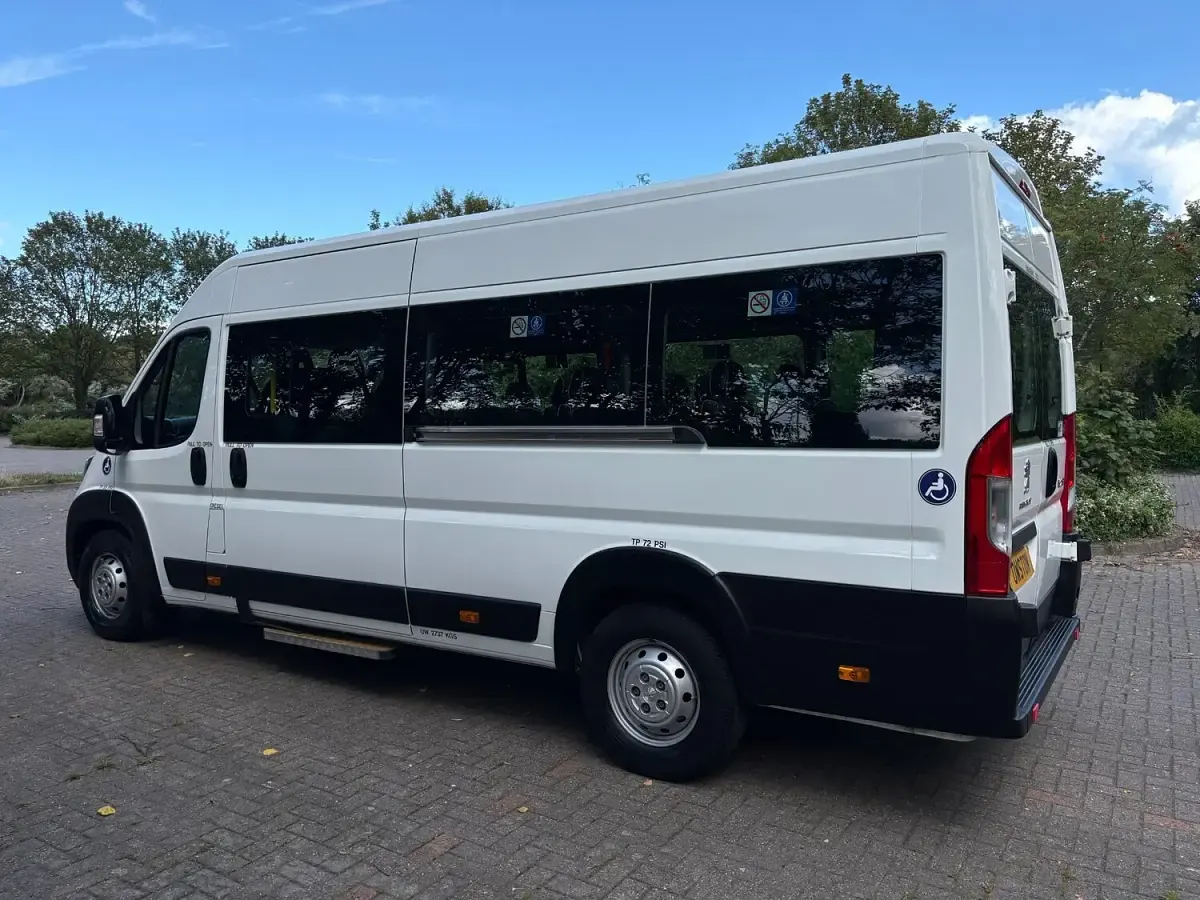 Used Peugeot Boxer 130 HP (95 kW) 2019 White Van