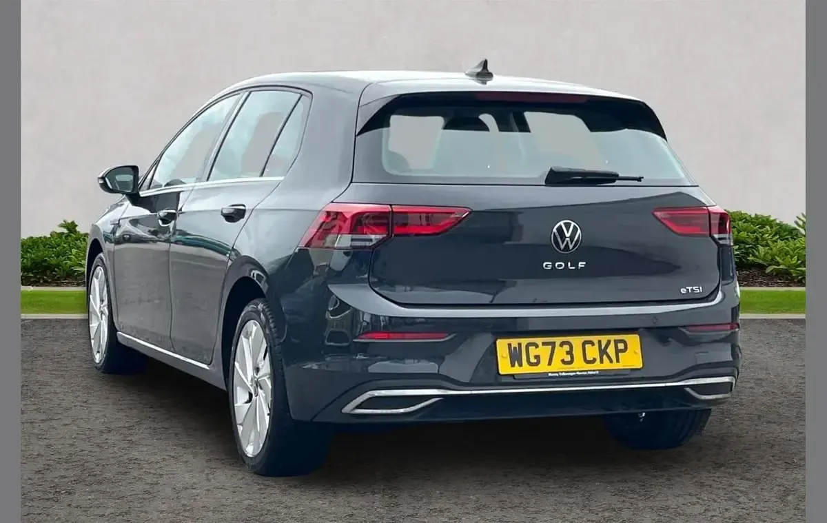 Used VW Golf VIII Style 147 HP (108 kW) 2023 Grey Hatchback