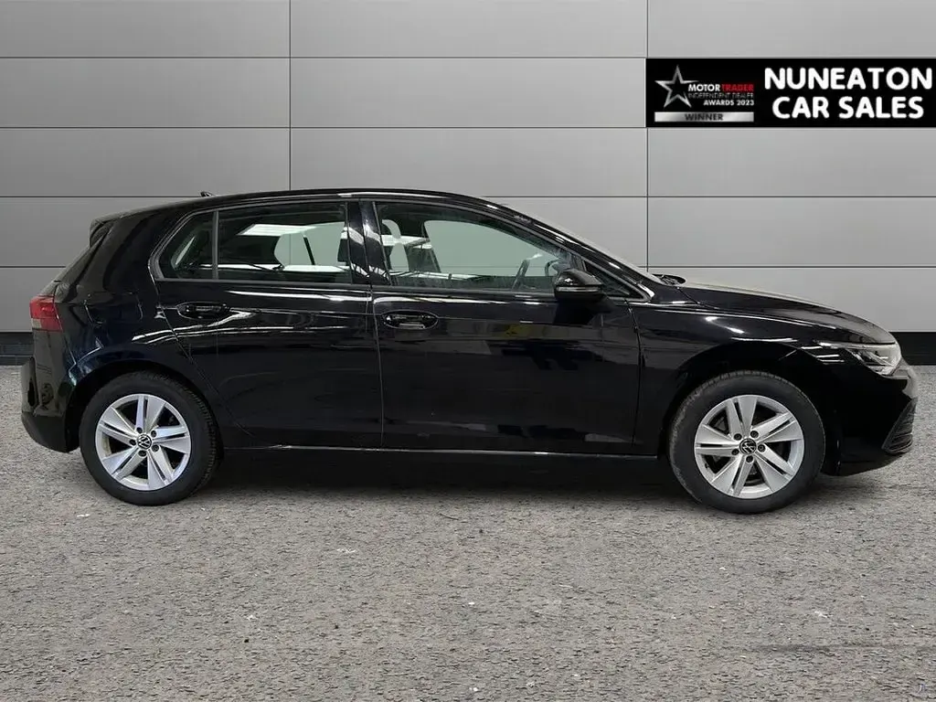 Used VW Golf VIII Life 150 HP (110 kW) 2020 Black Hatchback