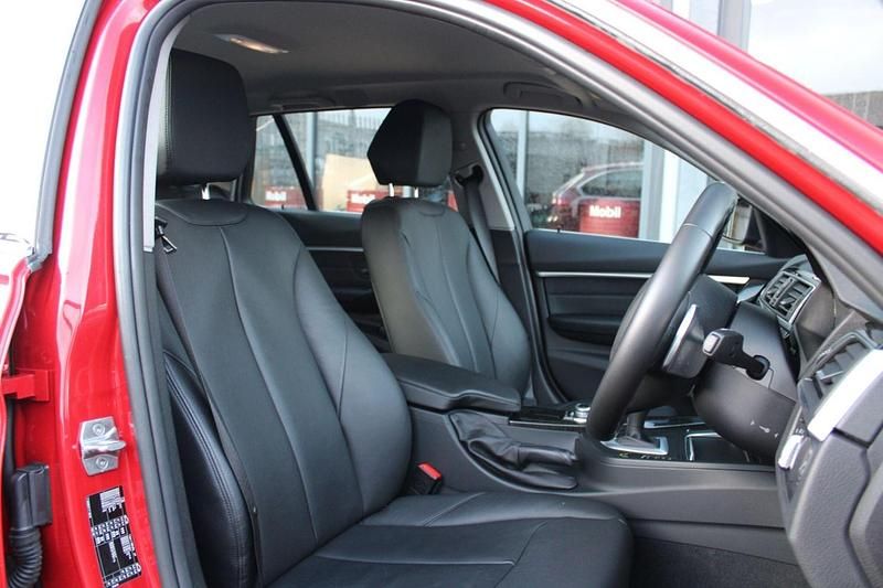 Used BMW 320 Luxury Line 2017 Red Estate