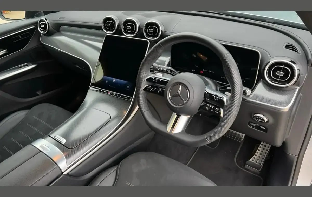 Used Mercedes GLC300 Urban 308 HP (226 kW) 2025 Silver SUV
