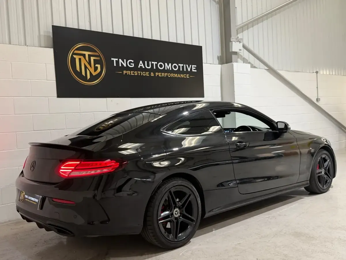 Second-hand Mercedes C220 AMG line 2018 Negru Coupe