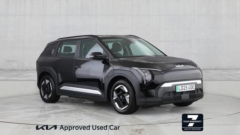 Black Used 2025 Kia EV3 Air SUV | £28,333 (Fair price) - Image 1/4