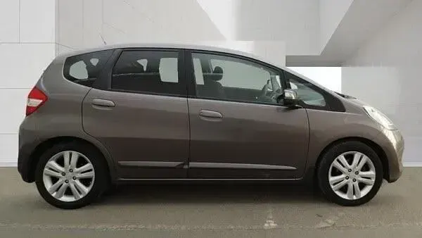 Second-hand Honda Jazz ES 99 CP (72 kW) 2014 Maro Hatchback
