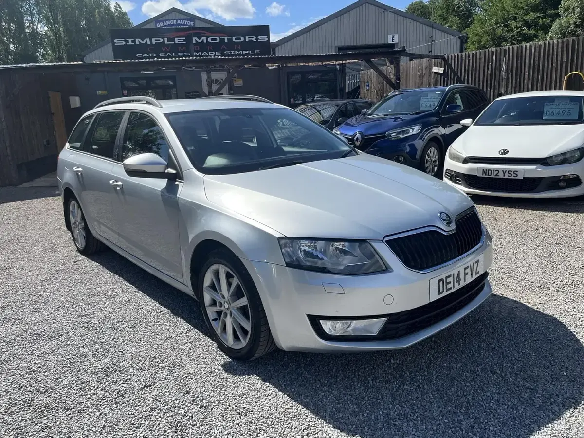 Used Skoda Octavia Elegance 105 HP (77 kW) 2014 Silver Estate