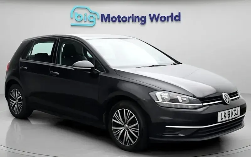 Used VW Golf VII SE 125 HP (91 kW) 2018 Hatchback
