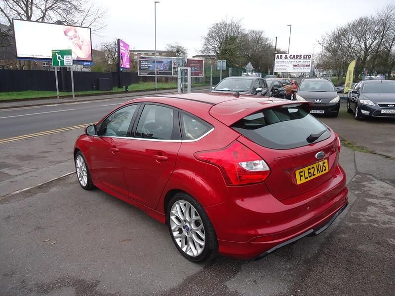 Used Ford Focus Zetec 2012 Red Hatchback