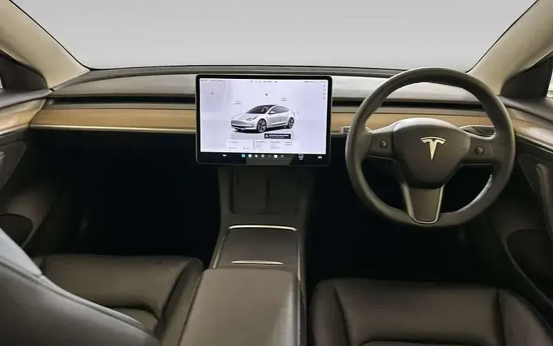 Used Tesla Model 3 RWD 180 kW (245 HP) 2023 White Sedan