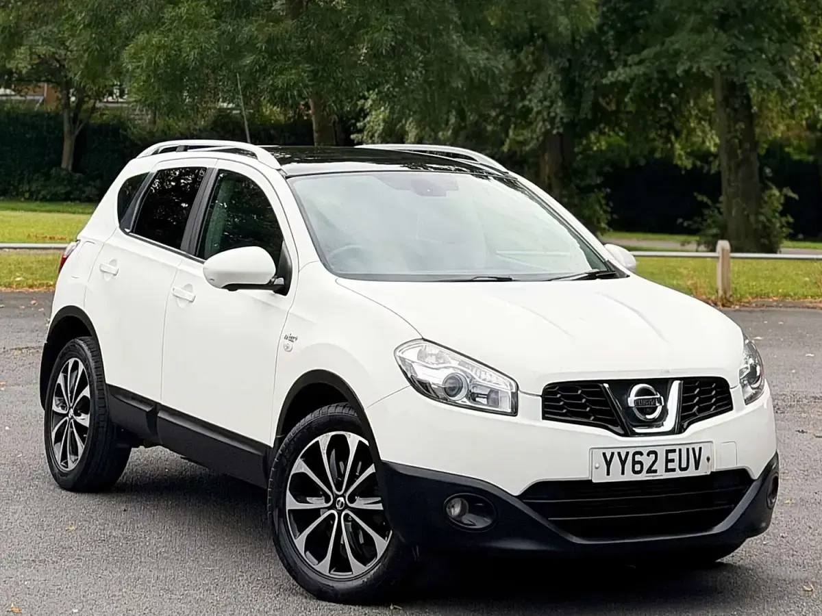Used Nissan Qashqai N-TEC 110 HP (80 kW) 2012 White SUV