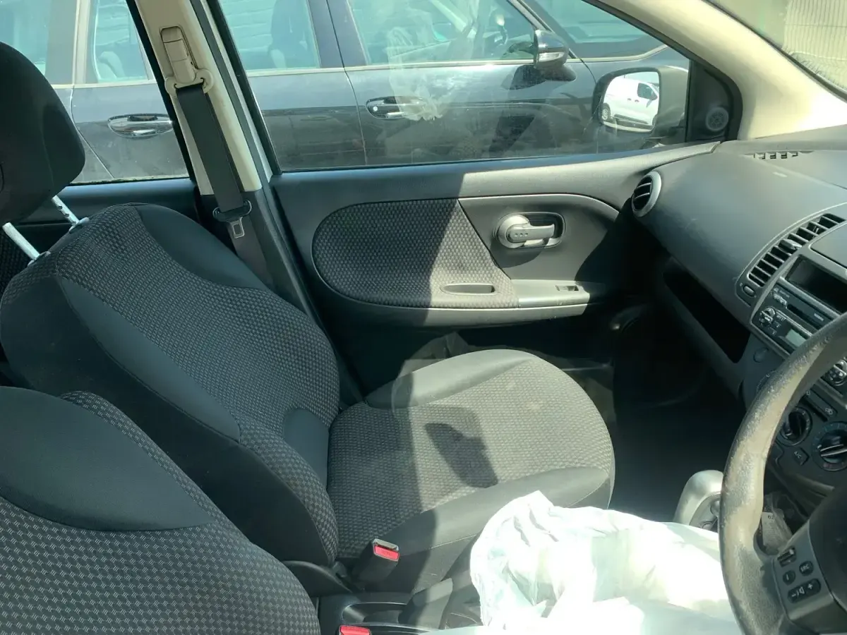 Used Nissan Note SE 110 HP (80 kW) 2006 Silver Hatchback