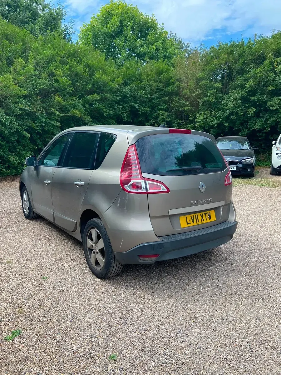 Used Renault Scénic III Dynamique 2011 Beige MPV
