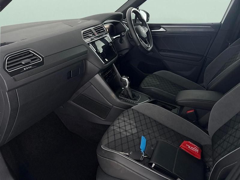 Used VW Tiguan R-line 150 HP (110 kW) 2023 White SUV