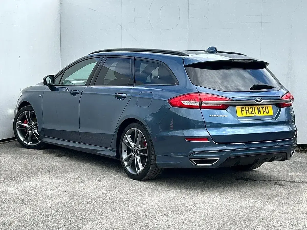 Usado Ford Mondeo ST-Line 187 HP (137 kW) 2021 Azul Carrinha