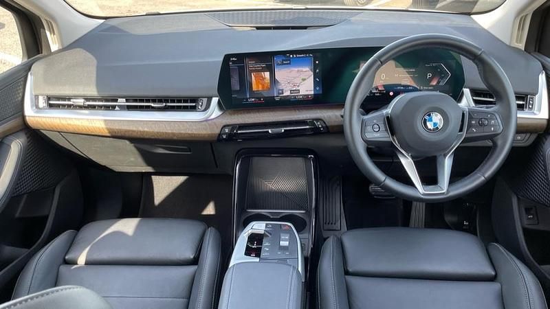 Used BMW 220 Active Tourer Luxury Line 168 HP (123 kW) 2023 White MPV