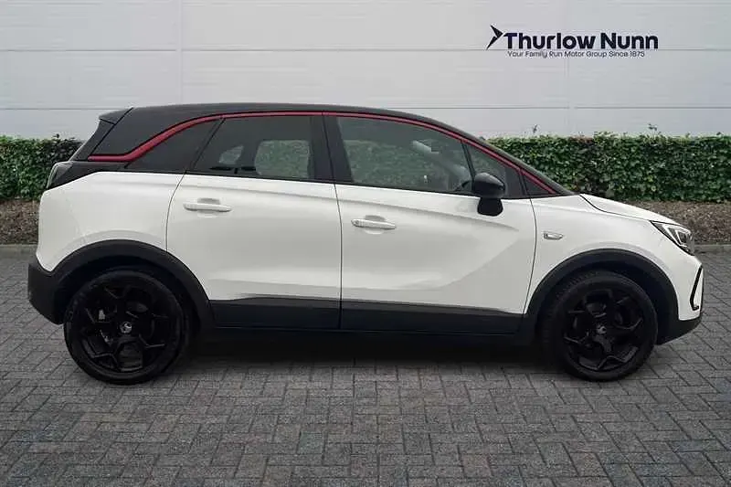 Used Vauxhall Crossland GS Line 110 HP (80 kW) 2022 White SUV