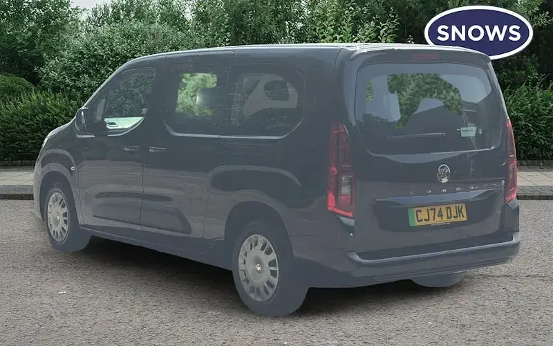 Used Vauxhall Combo Design Edition 100 kW (136 HP) 2026 MPV