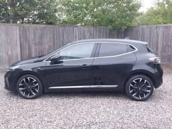 Used Renault Clio V Techno 90 HP (66 kW) 2024 Black Hatchback