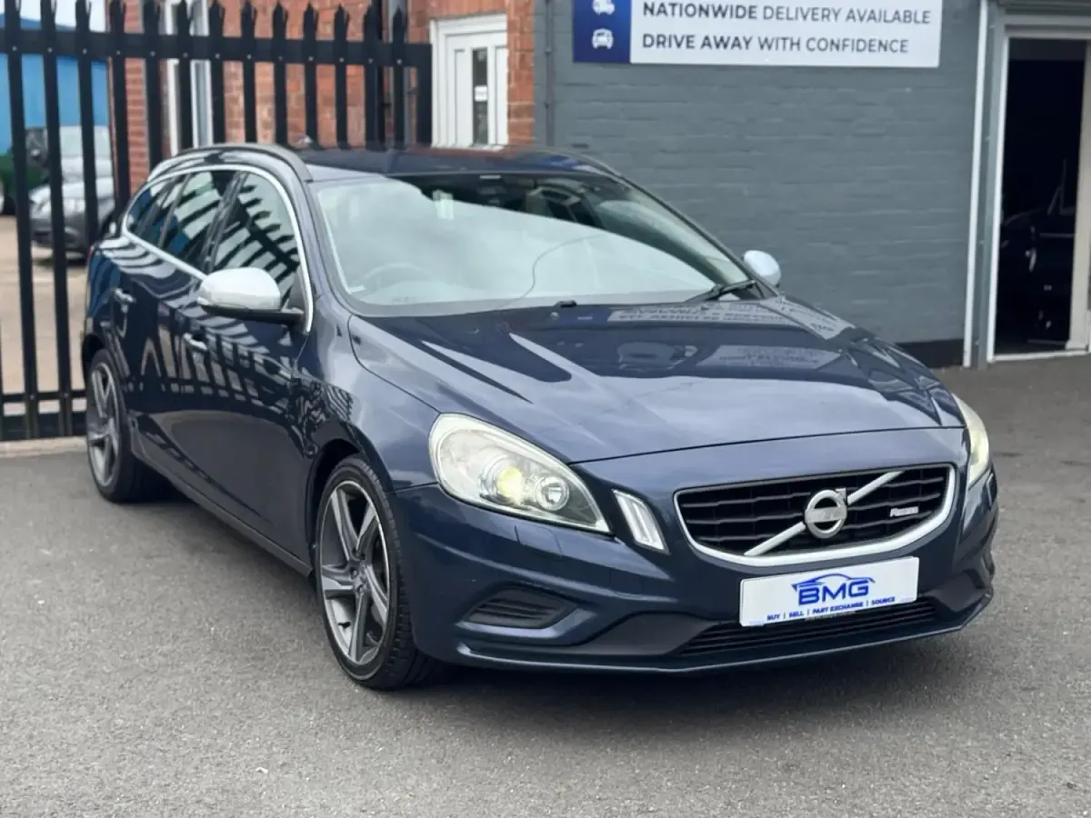 Usado Volvo V60 R-Design 215 HP (158 kW) 2012 Azul Carrinha