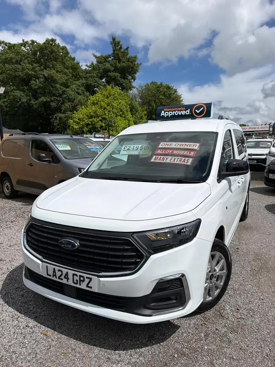 Used Ford Grand Tourneo Connect Titanium 122 HP (89 kW) 2024 White MPV