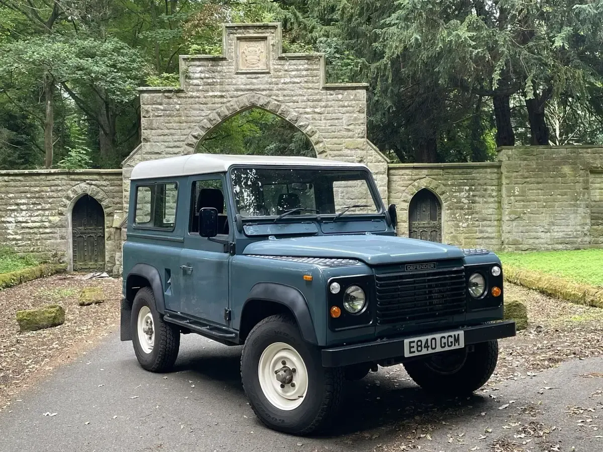 Used Land Rover Defender 90 HP (66 kW) 1988 Blue SUV