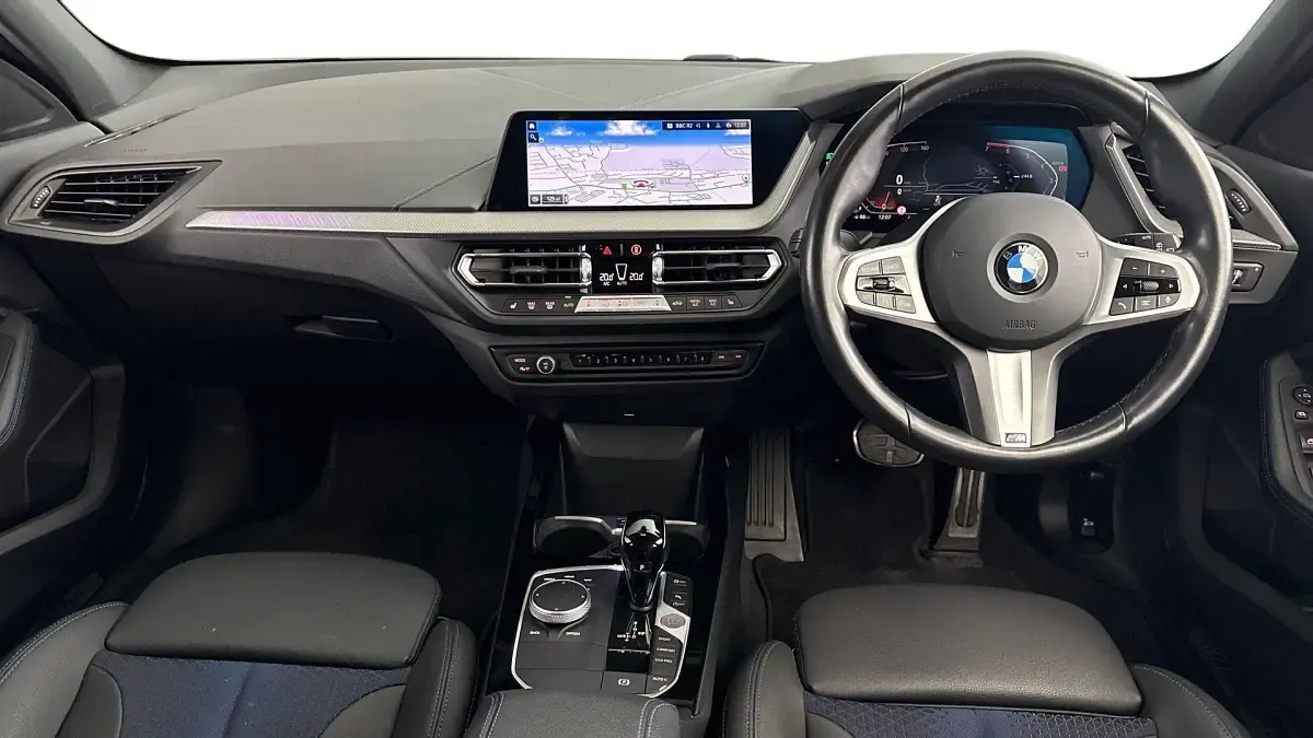 Used BMW 118 M Sport 134 HP (98 kW) 2023 White Hatchback