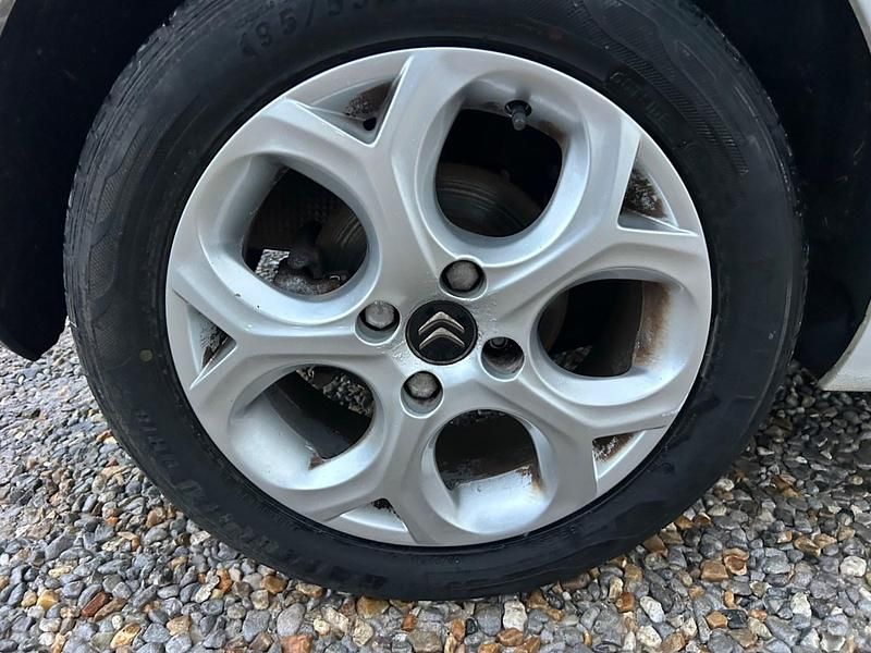 Used Citroën C3 Exclusive 120 HP (88 kW) 2014 White Hatchback