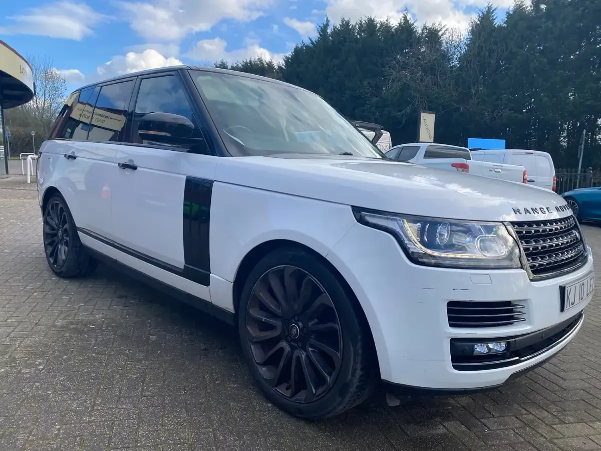 Used Land Rover Range Rover Vogue 2015 White SUV