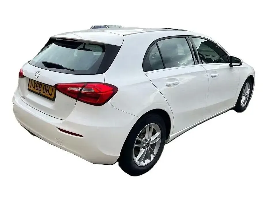 Used Mercedes A180 SE 116 HP (85 kW) 2018 White Hatchback