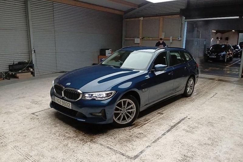 Used BMW 330e Performance 288 HP (211 kW) 2022 Blue Estate