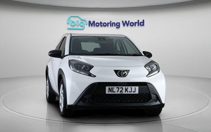 Used Toyota Aygo X PURE 72 HP (52 kW) 2025 SUV