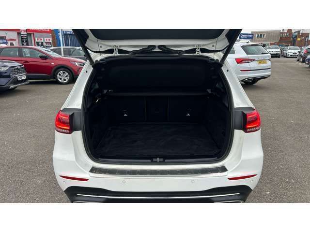 Used Mercedes B180 Executive 116 HP (85 kW) 2019 White MPV