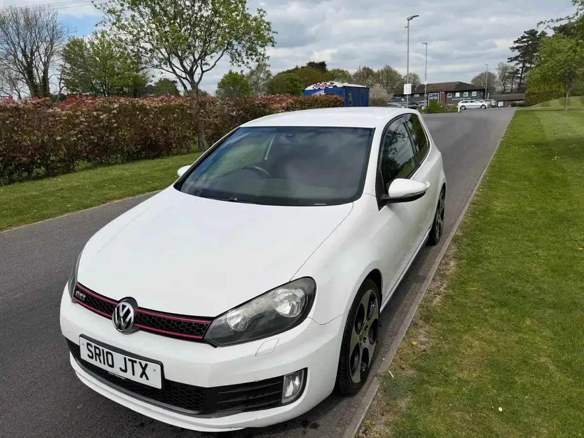 Used VW Golf VI GTI 270 HP (198 kW) 2010 White Hatchback