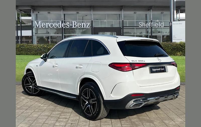 Used Mercedes GLC300e AMG line 308 HP (226 kW) 2025 White SUV