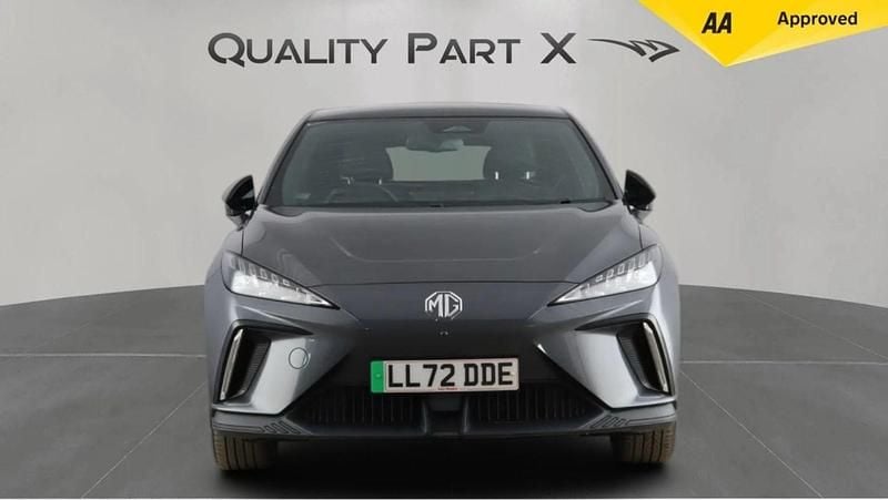 Begagnad MG MG4 EV Trophy 150 kW (204 HK) 2022 Grå Halvkombi