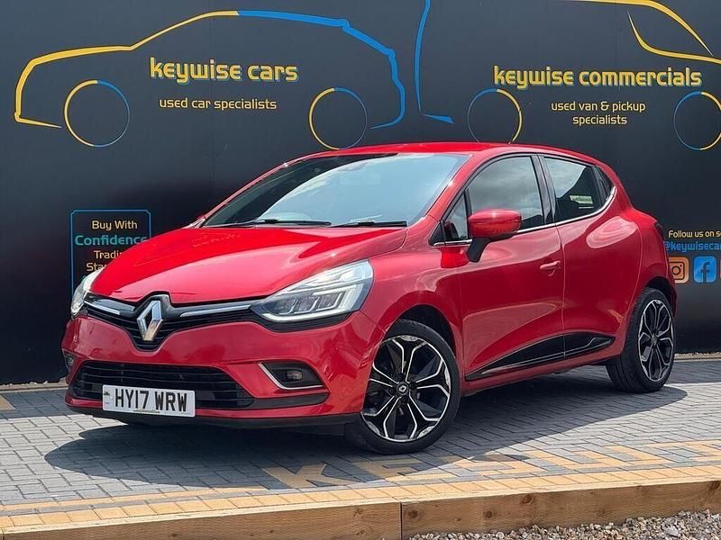 Used Renault Clio IV Dynamique 2017 Red Hatchback