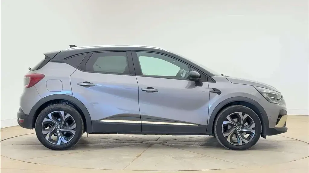 Begagnad Renault Captur Bose Edition 142 HK (104 kW) 2023 Grå SUV