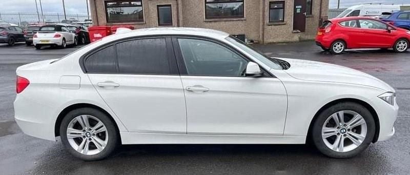 Used BMW 318 Sport Line 2014 White Sedan